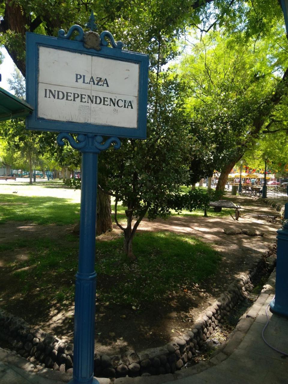 Plaza Independencia Apartment Mendoza Exterior photo